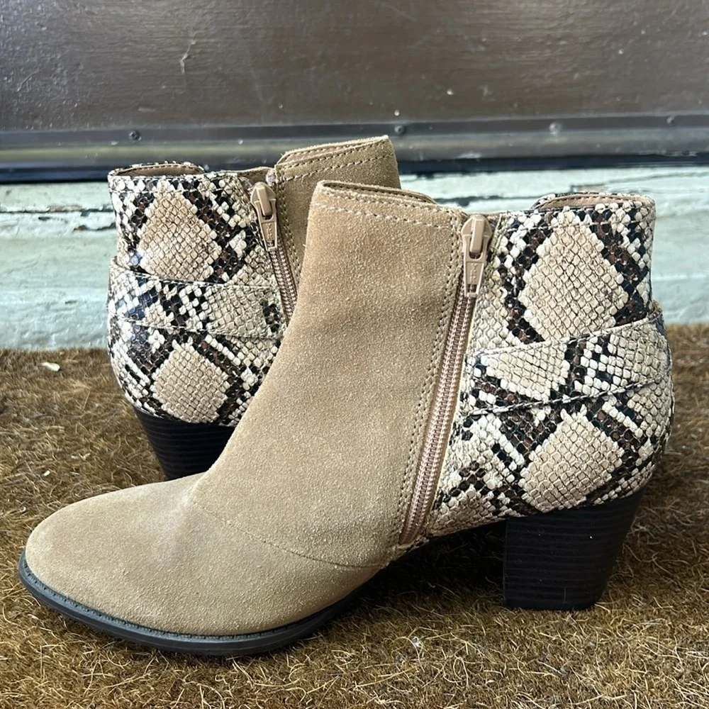 Vionic Naomi Women's Suede Snake Print Water Resistant Boots Sz 8.5 NWOB